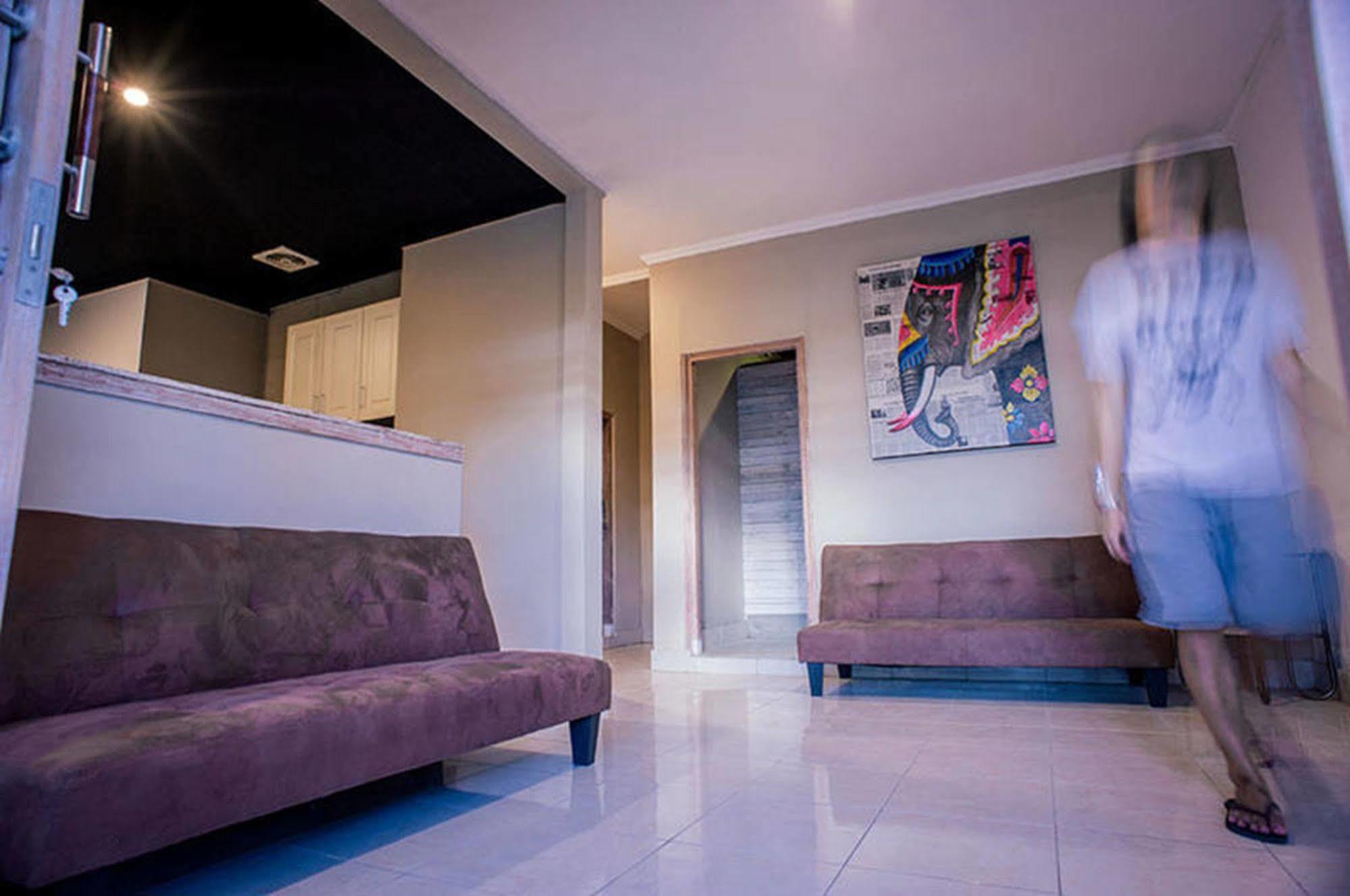 Legian Bedplus Backpacker Kuta מראה חיצוני תמונה